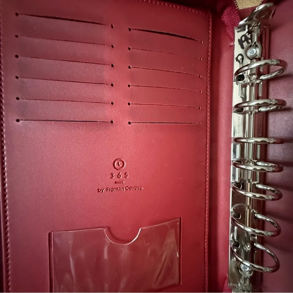 FRANKLIN COVEY 365 Red 7 Ring Planner Binder Retractable Handles 8